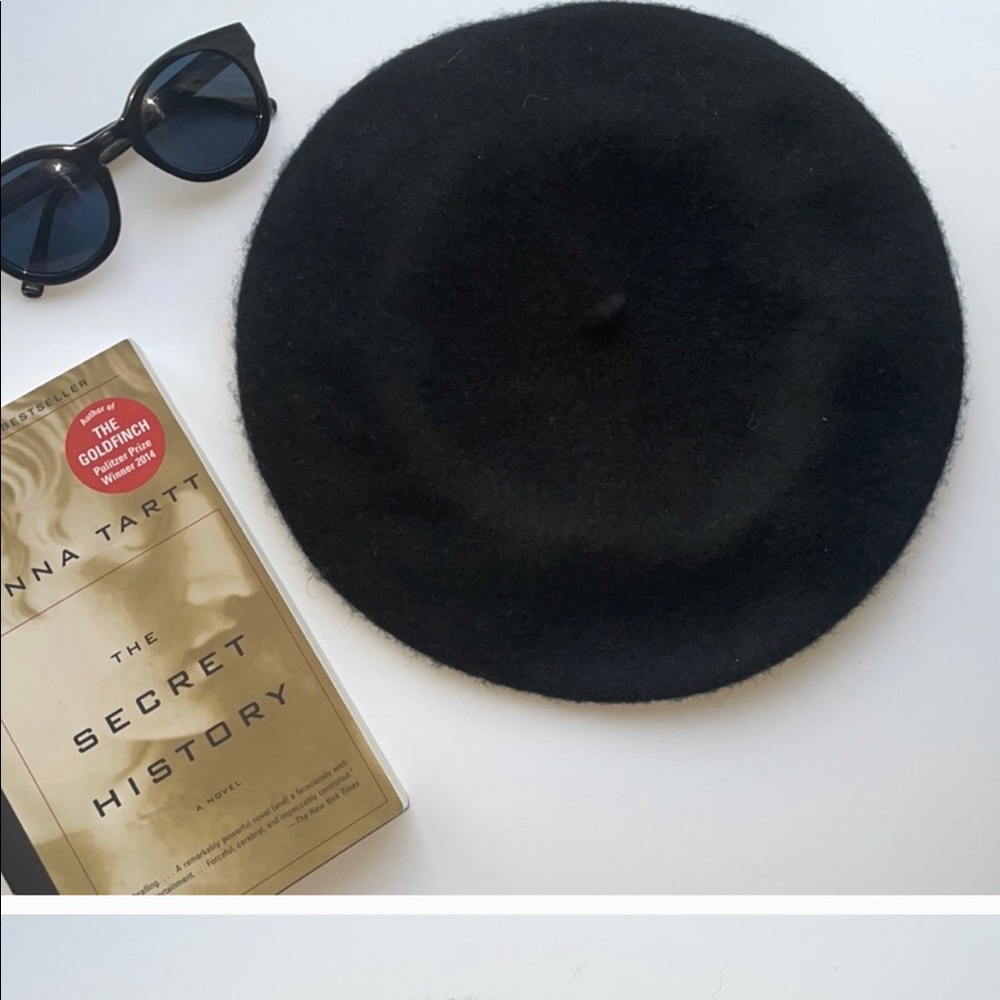 Beret in Navy for Women or Men! - Picture 8 of 9